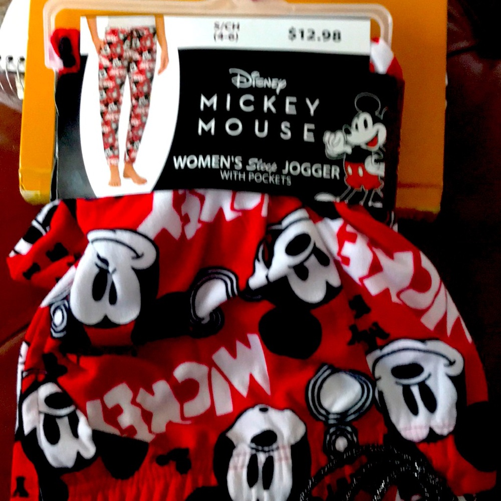 NWT Disney Mickey Mouse Woman’s sleep Jogger pants with pockets size s/ch (4-6)